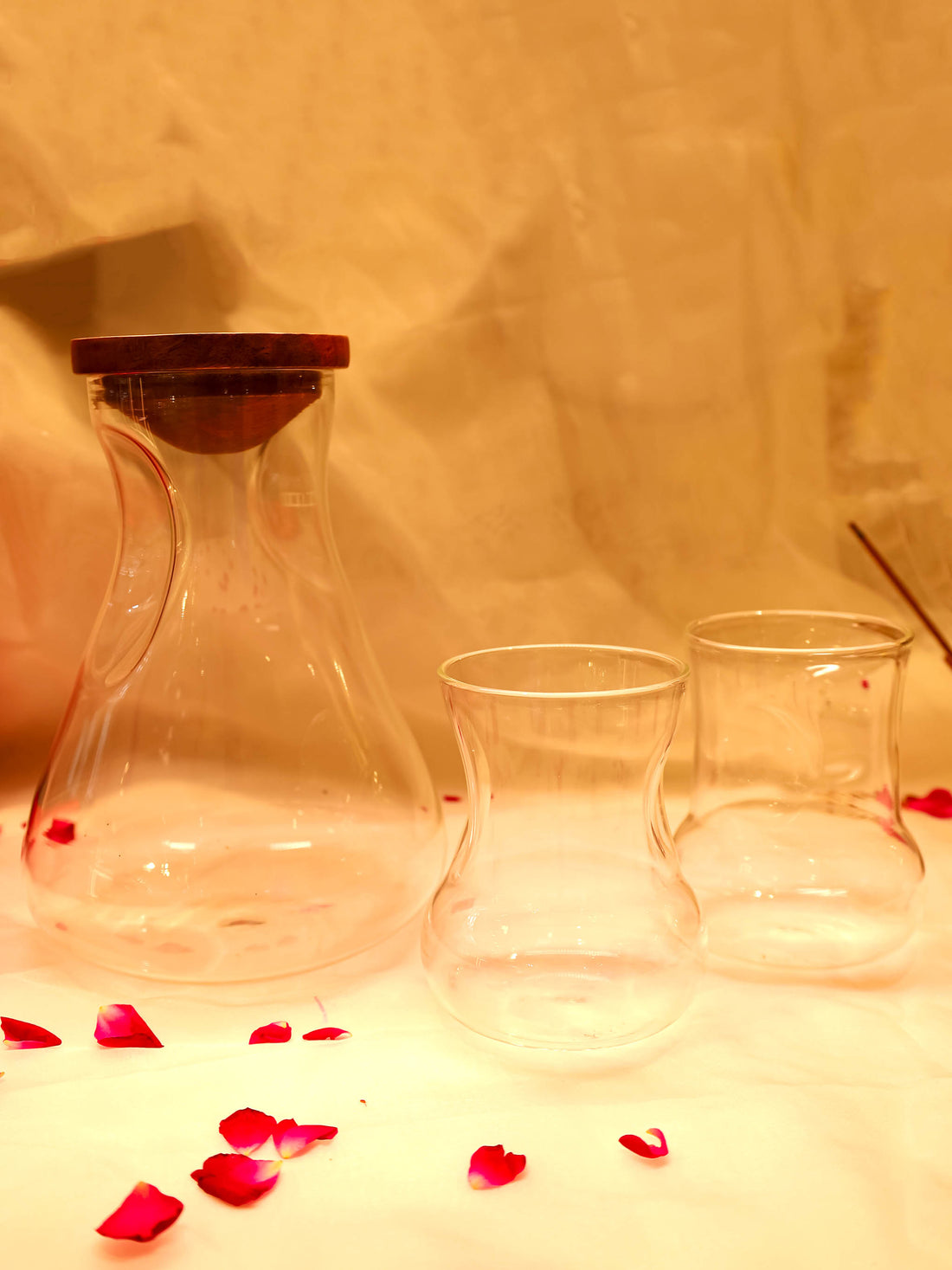 Dimpled jug and glasses (set of 2)