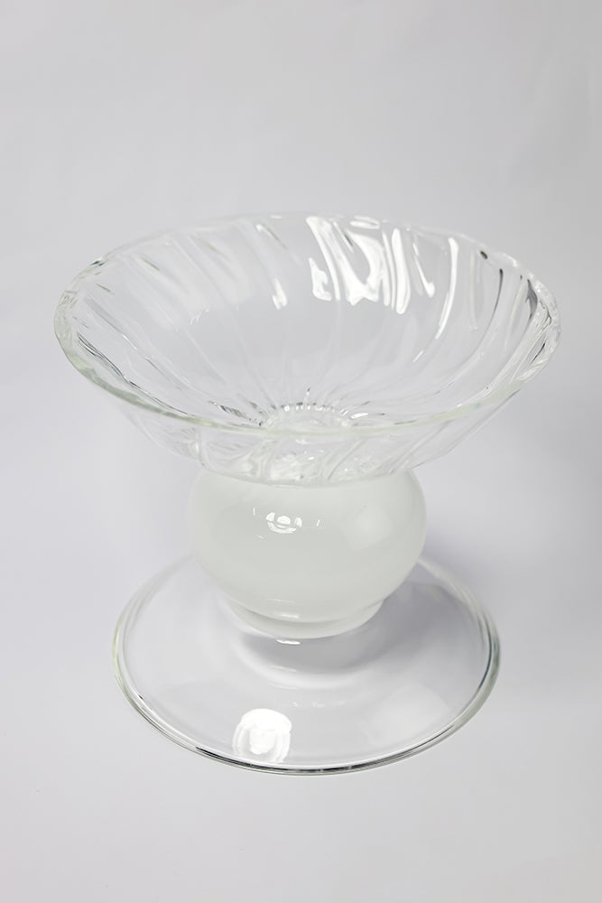 Madal White Center Piece